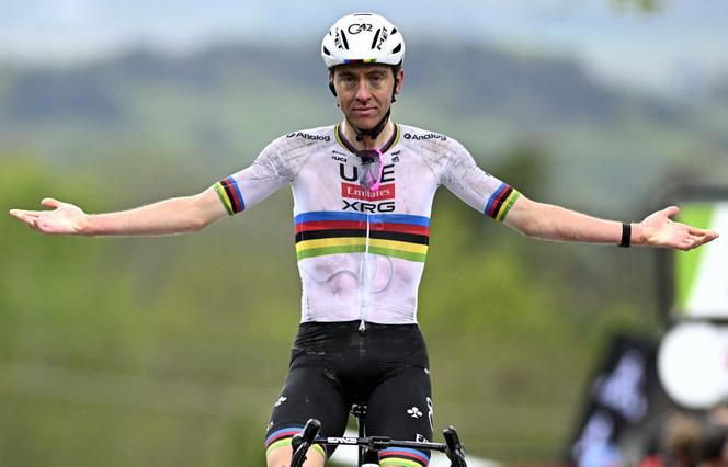 Tadej Pogacar a remporté pour la deuxième fois de sa carrière la Flèche wallonne, à Huy (Belgique), le 23 avril 2025.