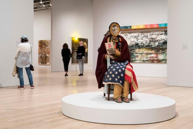 « Indian Madonna Enthroned » de 1974, dans l’exposition « Jaune Quick-to-See Smith : Memory Map », dans laquelle l’artiste redéfinit le sens du mot « américain », au Whitney Museum of American Art, à New York, le 12 avril 2023.