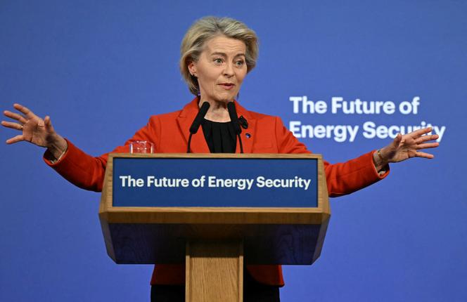 La présidente de la Commission européenne, Ursula von der Leyen, prononce un discours lors du sommet sur l’avenir de la sécurité énergétique, organisé par l’Agence internationale de l’énergie et le gouvernement britannique à Lancaster House, à Londres, le 24 avril 2025.