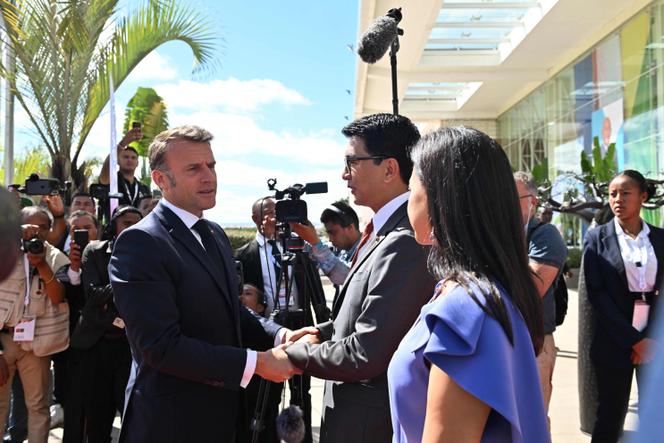 Emmanuel Macron welcomed by the president of Madagascar, Andry Rajoelina, and his wife, Mialy Rajoelina, upon his arrival at the top of the Indian Ocean Commission, in Antananarivo, on April 24, 2025.
