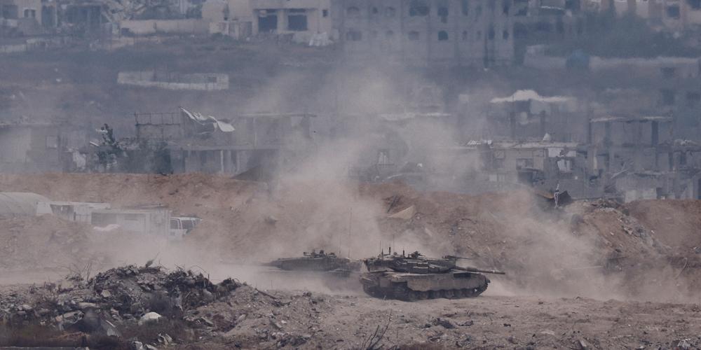Des chars israéliens manœuvrent au nord de Gaza, le 24 avril 2025. - AMIR COHEN/REUTERS