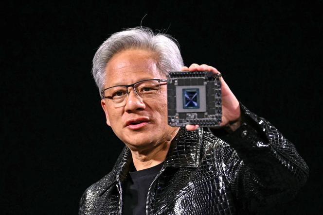 Jensen Huang, CEO da NVIDIA, fez um discurso ao consumidor Electronics Show em Las Vegas (Nevada), nos Estados Unidos, em 6 de janeiro de 2025.