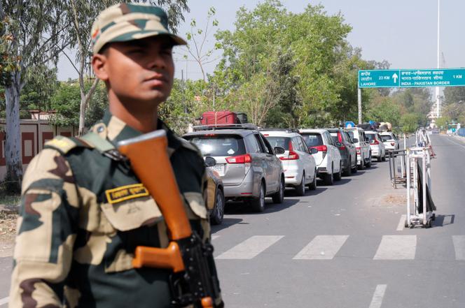 Au poste-frontière de Wagah, près d’Amritsar, trois jours après l’attentat perpétré contre des touristes près de Pahalgam, dans le sud du Cachemire, en Inde, le 25 avril 2025.