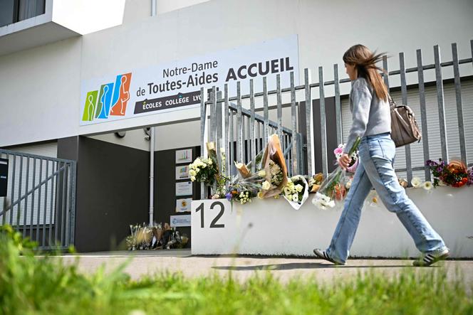 Devant l’établissement Notre-Dame de Toutes-Aides, à Nantes, le 25 avril 2025. 