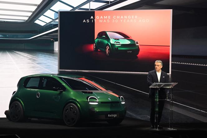 Le directeur général du groupe Renault, Luca de Meo, lors de la présentation d’un prototype de voiture électrique Renault Twingo à Paris, le 15 novembre 2023.