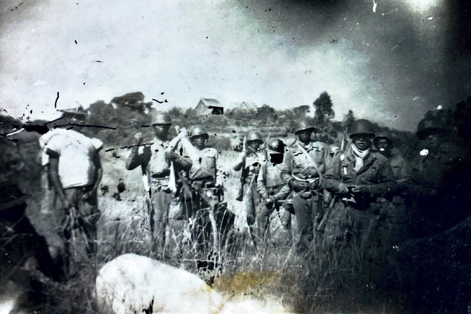 Patrouille de l’armée française à Antelomita, dans la région d’Analamanga, en juin 1947.