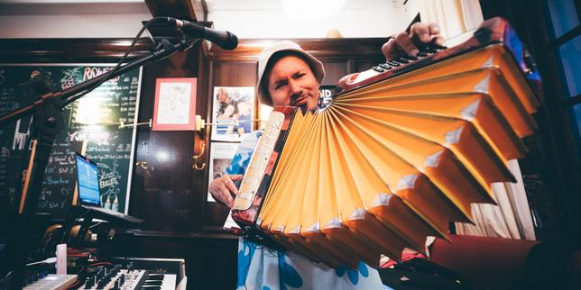 Le nouveau souffle de l’accordéon, des guinguettes aux créations contemporaines