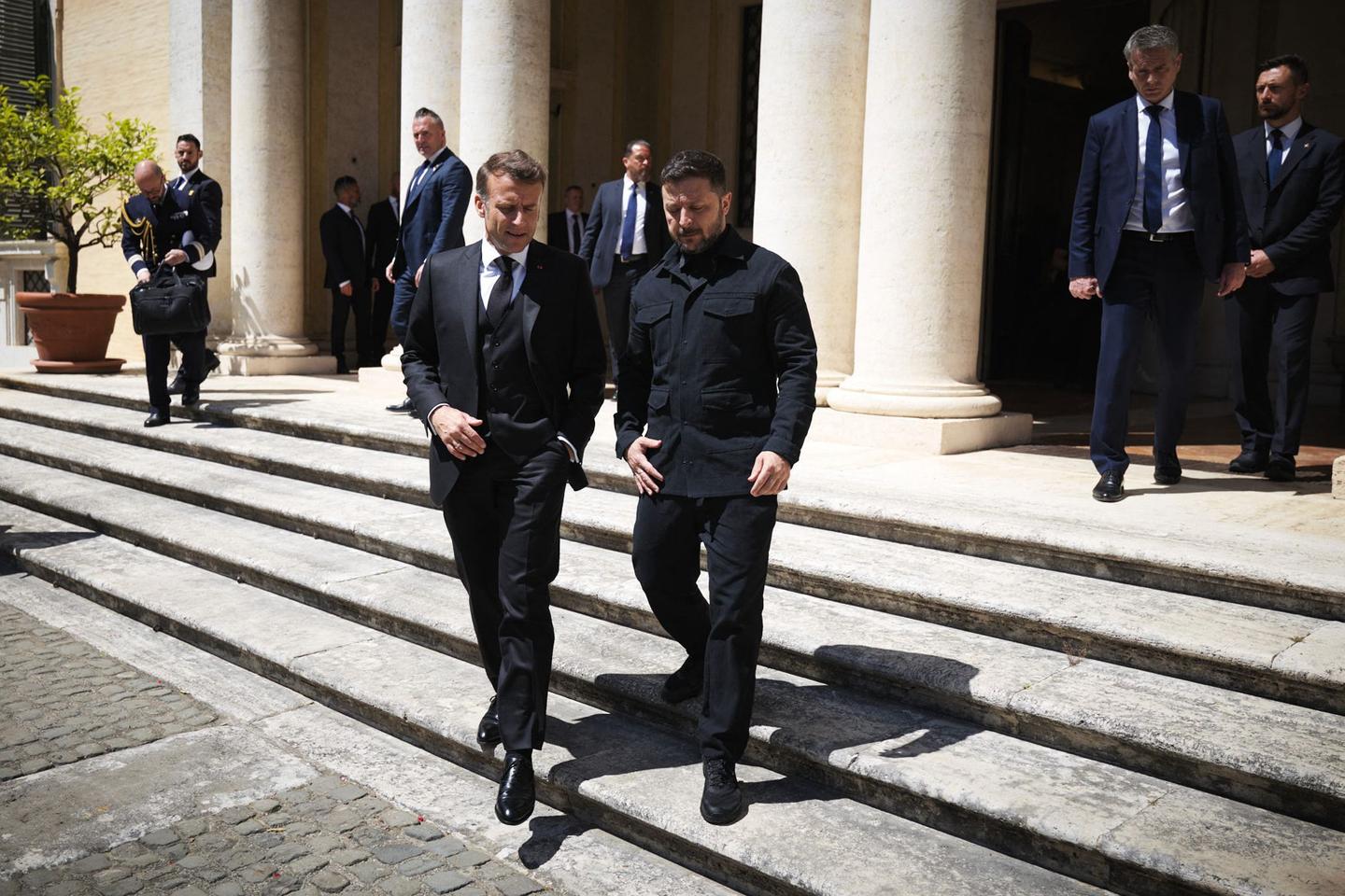 Macron sets 10-day horizon to amplify Western pressure on Russia