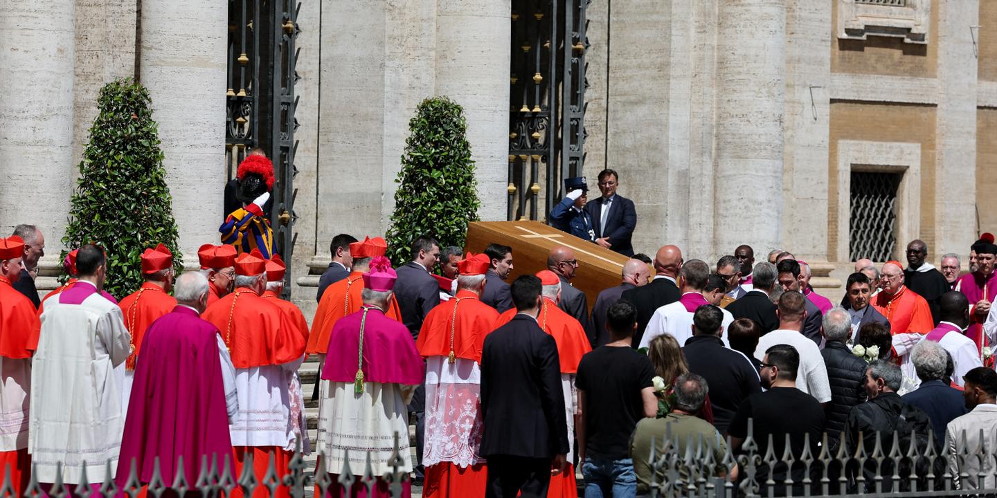 En direct, funérailles du pape François : après la messe funéraire, la cérémonie d’inhumation se déroule en privé