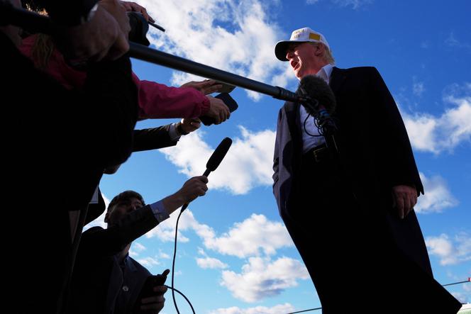 Le président américain Donald Trump avant d’embarquer à bord d’Air Force One, à Morristown (New Jersey), le 27 avril 2025.