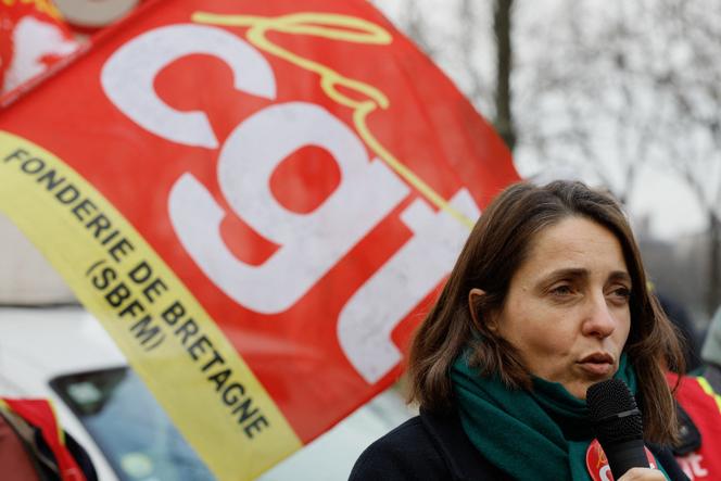 La secrétaire générale de la CGT, Sophie Binet, lors d’une manifestation contre le DG de Renault, Luca de Meo, avant son audition à l’Assemblée nationale, aux Invalides, à Paris, le 4 février 2025.
