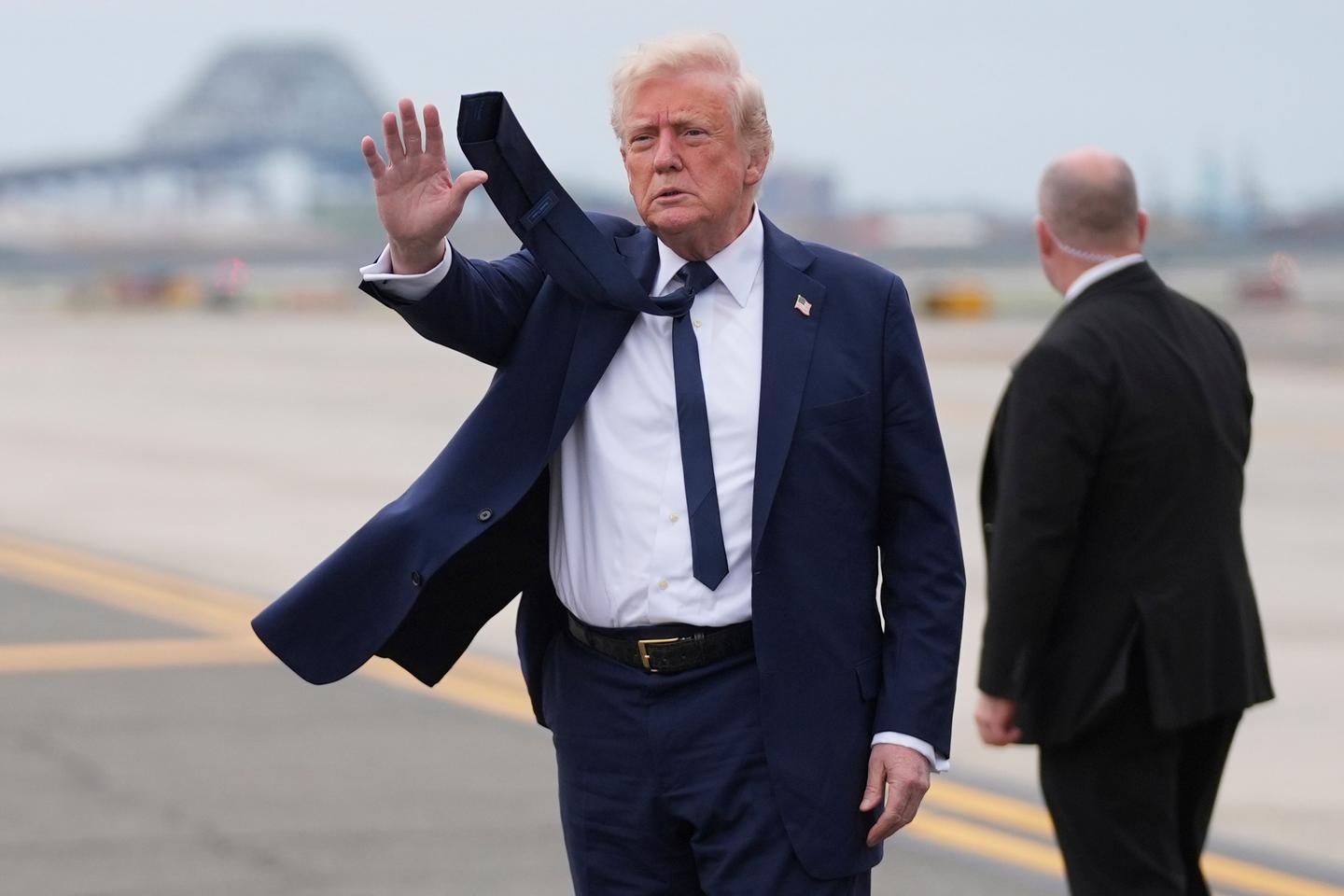 Le « Wall Street Journal » appelle Donald Trump à « suivre la voie de Mitterrand »