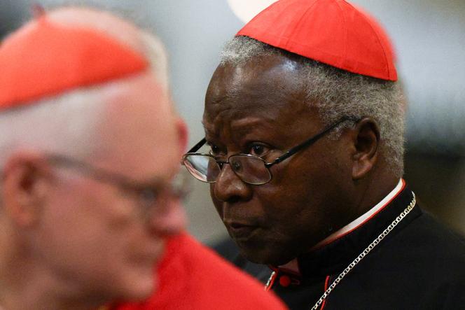 Le cardinal Philippe Nakellentuba Ouédraogo aux vêpres, à la basilique Sainte-Marie-Majeure de Rome, le 27 avril 2025.