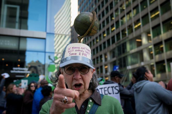 Manifestation d’employés de l’Agence de protection de l’environnement (EPA), à Philadelphie (Etats-Unis), 25 mars 2025.