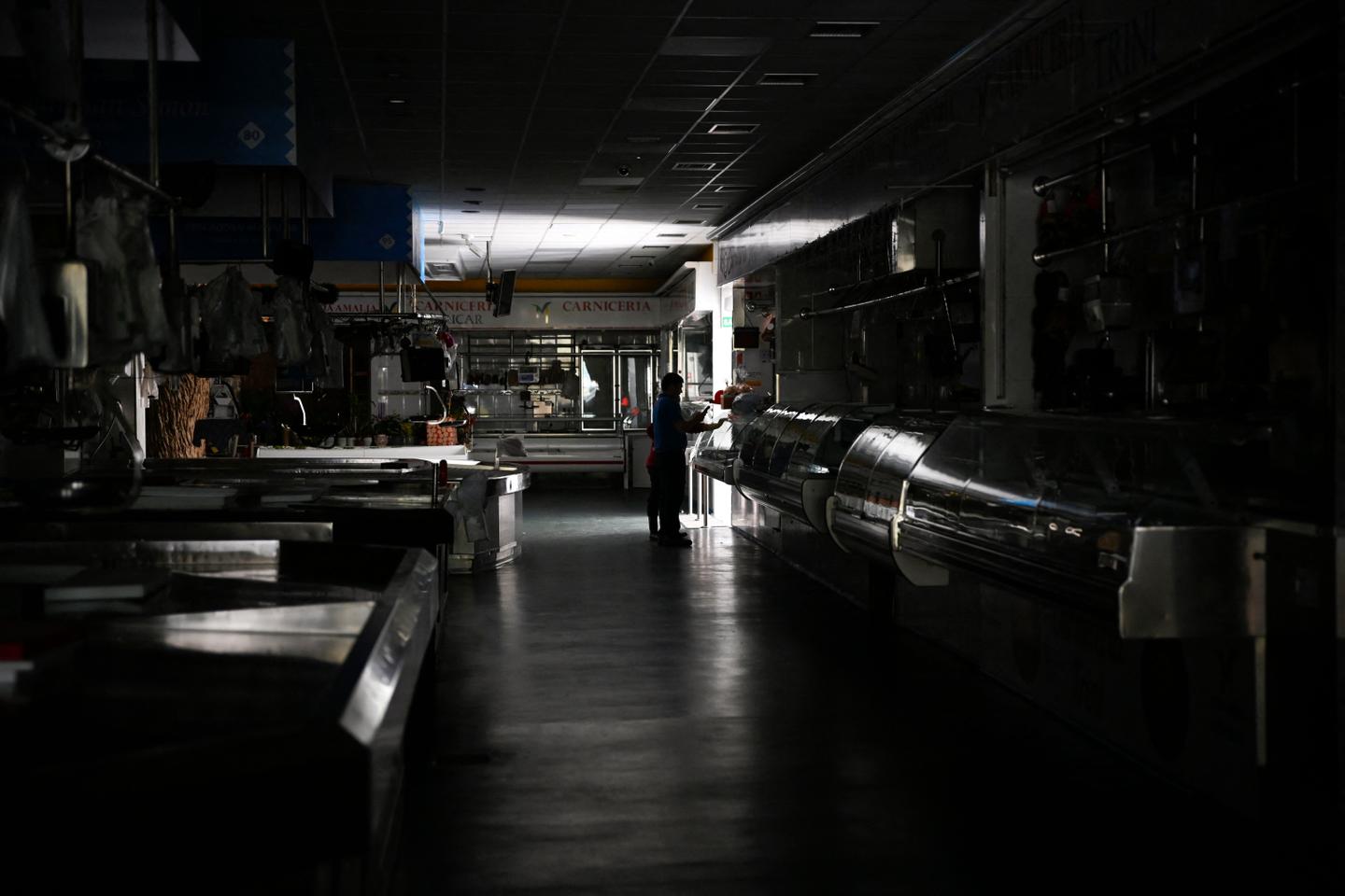 Spain and Portugal disrupted by widespread power outages