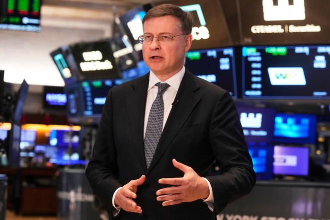Valdis Dombrovskis, vice-président exécutif de la Commission européenne pour l’économie et la productivité, à la Bourse de New York, le 28 avril 2025.