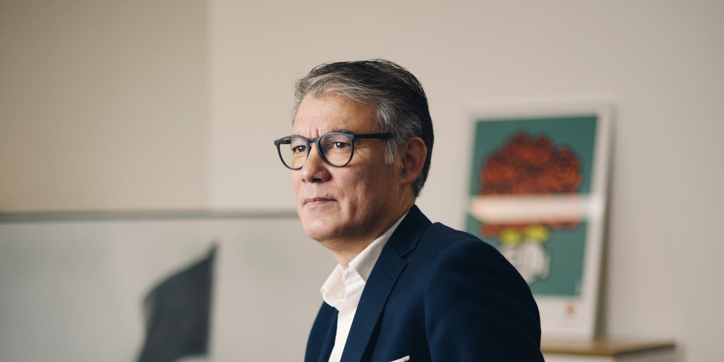 Olivier Faure, premier secrétaire du PS, revient sur le parcours de son père dans un livre intime et politique