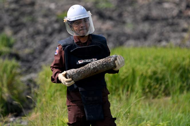 Une munition non explosée dans la province de Svay Rieng, au Cambodge, le 11 février 2025. Le pays a interrompu une partie de ses opérations de déminage après la suspension de l’aide américaine décidée par Donald Trump.