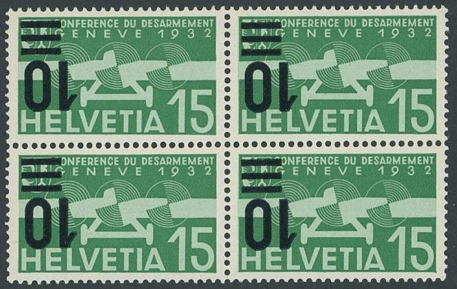 Suisse, poste aérienne, bloc de quatre du 10 centimes surchargé sur 15 centimes vert (1935), surcharge à l’envers (6 000-8 000 livres).