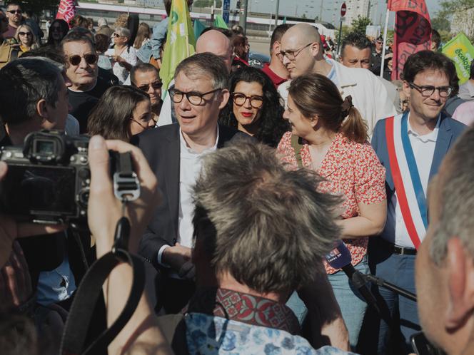 Le premier secrétaire du Parti socialiste, Olivier Faure, la secrétaire nationale des Ecologistes, Marine Tondelier, et le maire socialiste de Rouen, Nicolas Mayer-Rossignol, à Dunkerque (Nord), le 1ᵉʳ mai 2025.