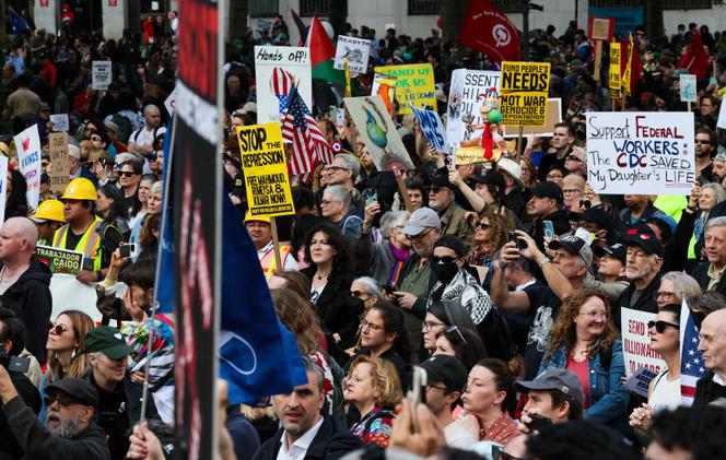 Lors d’un rassemblement contre l’administration Trump à Manhattan, New York, le 1er mai 2025.