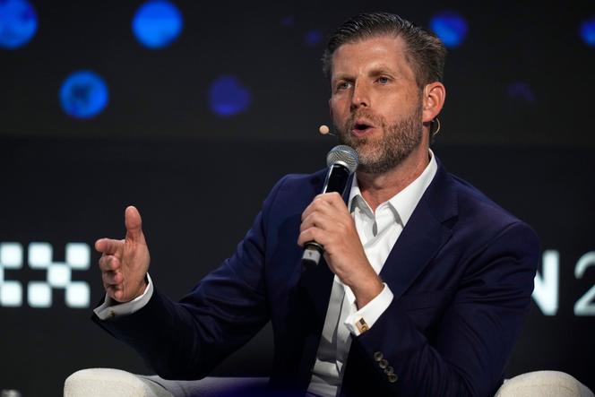 Eric Trump, lors de la conférence annonçant l’investissemnet à la conférence Token 2049 de Dubaï.