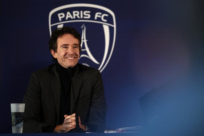 Antoine Arnault lors de la conférence de presse d’officialisation du rachat du Paris FC, le 20&nbsp;novembre 2024.