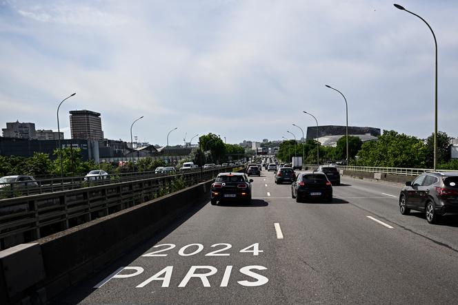 La voie du périphérique parisien, réservée aux athlètes lors des Jeux olympiques, a été transformée en voie pour le covoiturage depuis le 3 mars 2025. (Photo prise à Paris, le 30 juin 2024.)