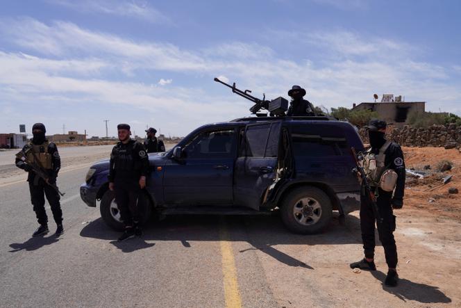 Des forces de sécurité syriennes dans la province de Souweïda, après des affrontements entre groupes armés et combattants druzes, le 2 mai 2025.