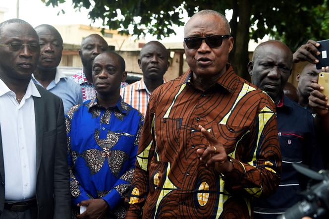 Des leaders de l’opposition togolaise, Jean-Pierre Fabre (au centre) et Dodji Apévon (à gauche), à Lomé, en septembre 2017.