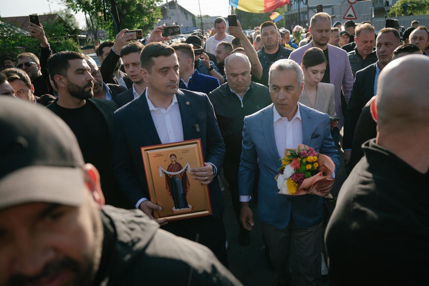 Romanian presidential election: Far right clinches overwhelming victory in first round