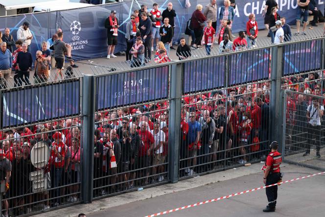 Des supporteurs de Liverpool avant la finale de la Ligue des champions entre Liverpool et le Real Madrid au Stade de France, à Saint-Denis, le 28 mai 2022.