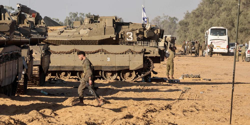 Des troupes israéliennes se déploient près de la frontière israélienne avec la bande de Gaza, le 5 mai 2025. - MENAHEM KAHANA / AFP