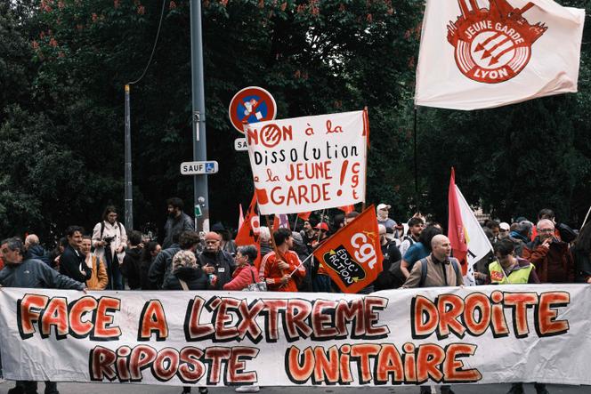 Des manifestants en soutien au groupe antifasciste la Jeune Garde, alors visé par une procédure de dissolution engagée par le ministère de l’intérieur, à Lyon, le 6 mai 2025.