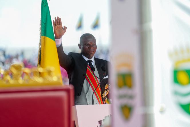 Le président gabonais, Brice Oligui Nguema, lors de son investiture, à Libreville, le 3 mai 2025.