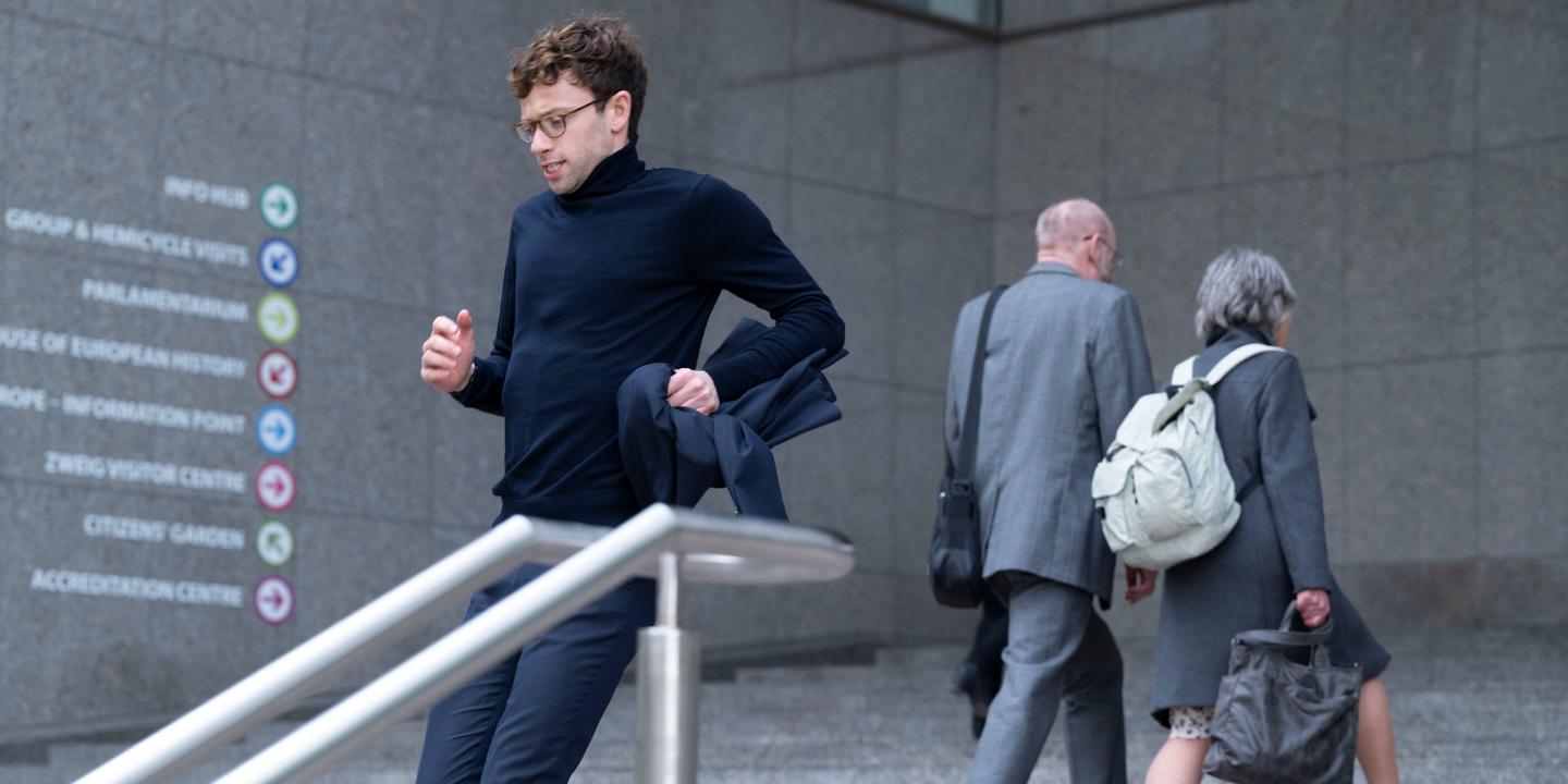  Parlement , saison 4, sur France.tv : un épilogue doux-amer pour la sitcom europhile de Noé Debré
