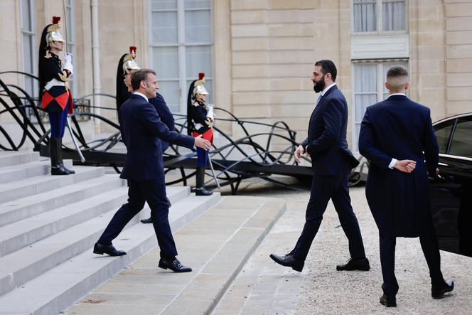 Le président syrien par intérim, Ahmed Al-Charaa, et le président de la République, Emmanuel Macron, au palais de l’Elysée, le 7 mai 2025.