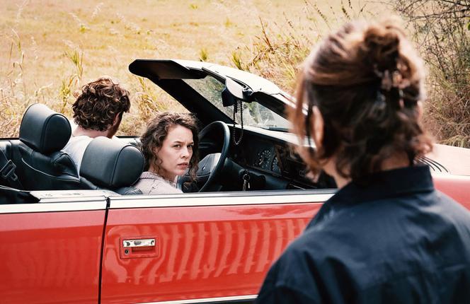 Laura (Paula Beer), dans « Miroirs n° 3  », de Christian Petzold.