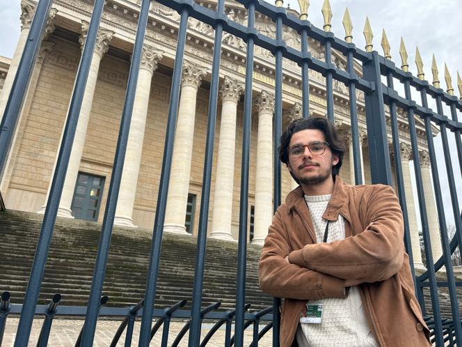 Ritchy Thibault, assistant parlementaire de la députée (LFI) Ersilia Soudais, devant l’Assemblée nationale, à Paris, le 10 mars 2025.