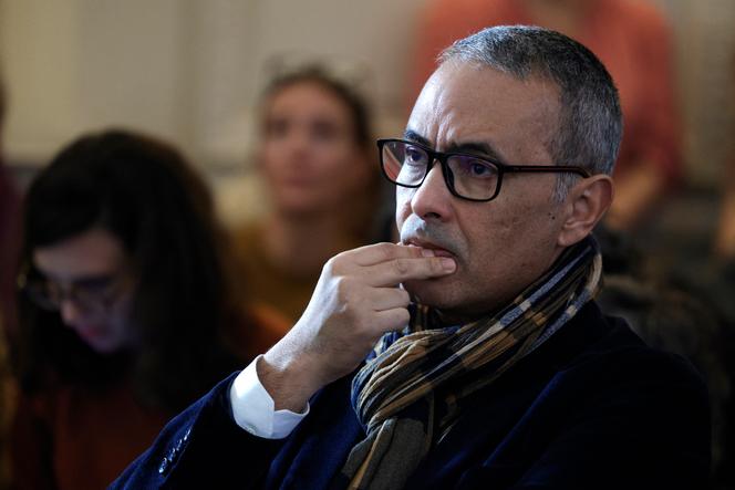 L’écrivain franco-algérien Kamel Daoud, assiste à une conférence de presse, Paris, le 11 décembre 2024.