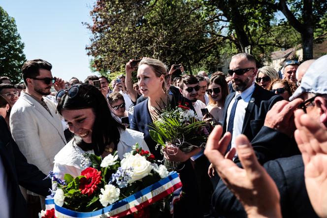 Marion Maréchal rend un hommage à Jeanne d’Arc, à Domrémy-la-Pucelle (Vosges), le 1ᵉʳ mai 2025.
