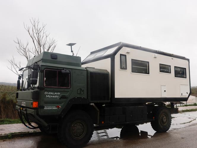 Un système Starlink sur un camping-car, à Ronda (Espagne), le 12 février 2024.