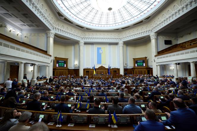 Lors du vote pour la ratification de l’accord sur les minerais entre l’Ukraine et les Etats-Unis, à la Rada (le Parlement ukrainien), à Kiev, le 8 mai 2025.