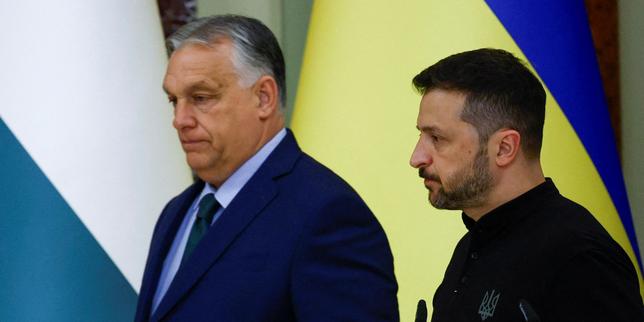 Ukraine has expelled two Hungarian diplomats for alleged espionage, provoking outrage in Budapest