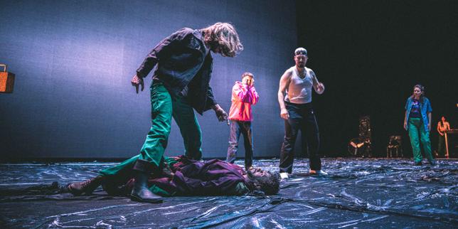 A la MC93 de Bobigny, avec « Le Seigneur des porcheries », rien ne résiste à la voracité du théâtre