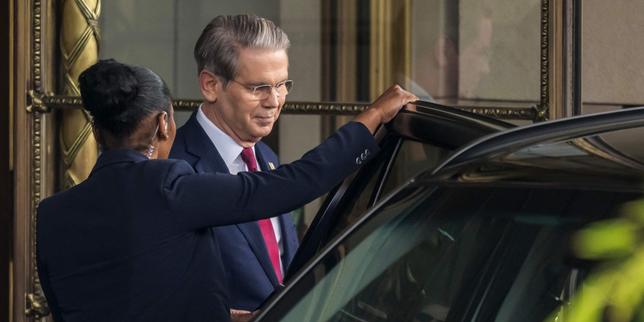 US and Chinese officials hold talks in Geneva to de-escalate trade war