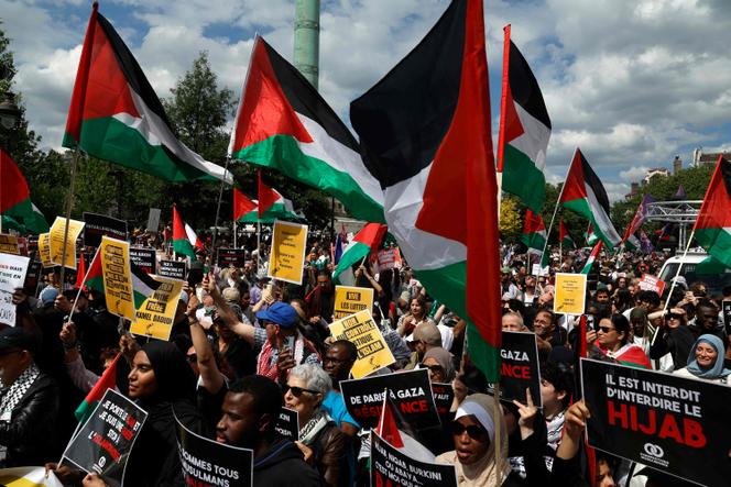 Lors d’un rassemblement contre l’islamophobie, à Paris, le 11 mai 2025.