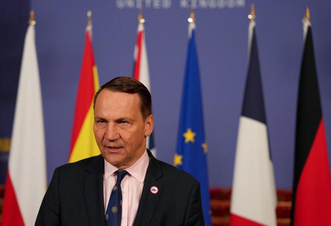 Le ministre des affaires étrangères polonais, Radoslaw Sikorski, participe aux discussions sur l’Ukraine et l’avenir de la sécurité européenne, à Lancaster House, à Londres, le lundi 12 mai 2025.