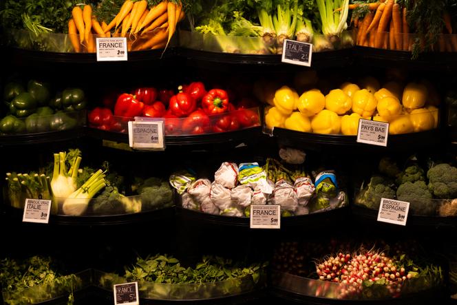 Rayon fruits et légumes d’un supermarché à Issy-les-Moulineaux (Hauts-de-Seine), le 16 mai 2024.