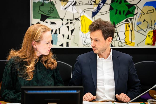 Les députés Violette Spillebout (Renaissance) et Paul Vannier (La France insoumise), corapporteurs de la commission d’enquête sur les violences en milieu scolaire, à Paris, le 26 mars 2025.